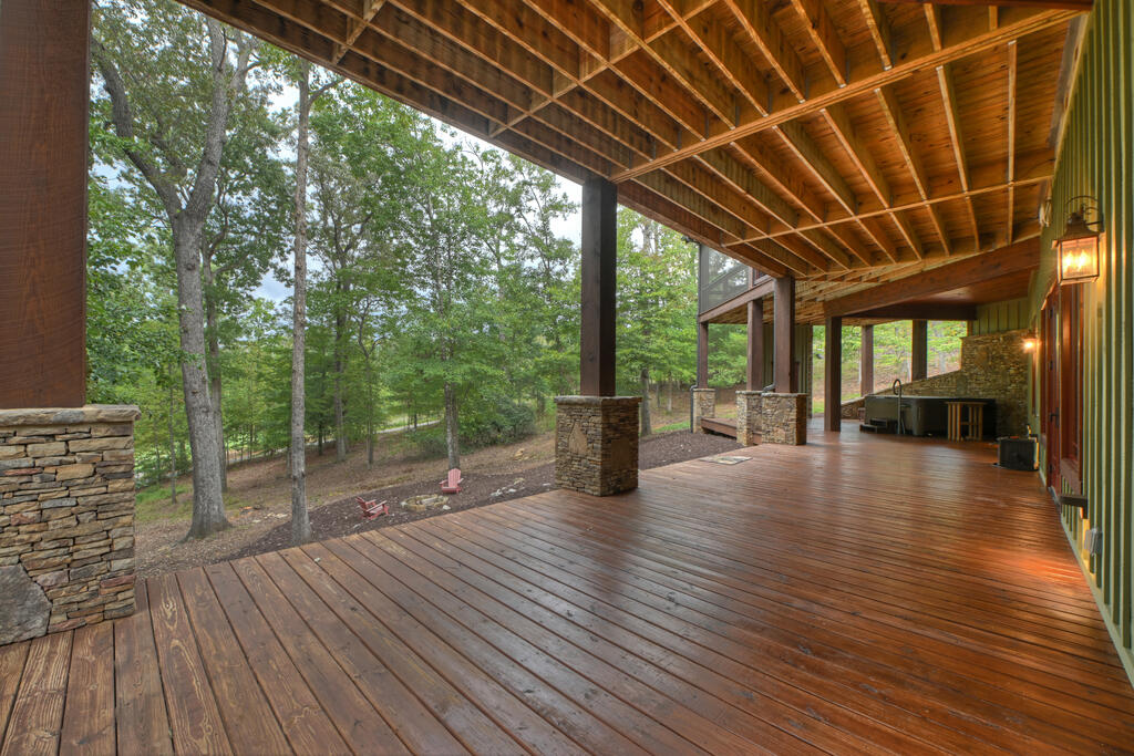 955 Old Toccoa Loop