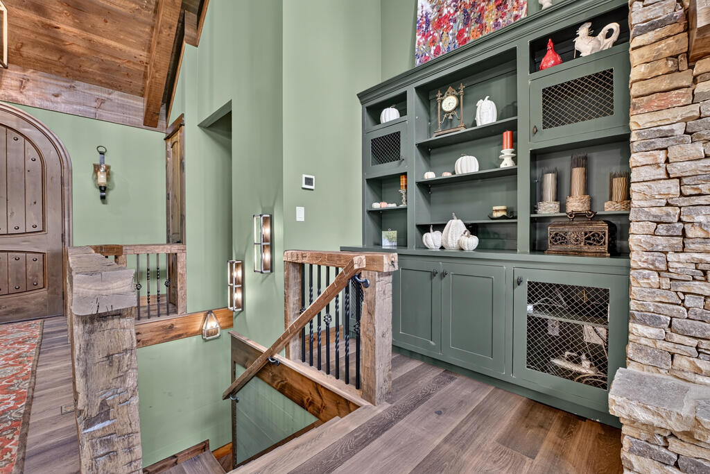 955 Old Toccoa Loop