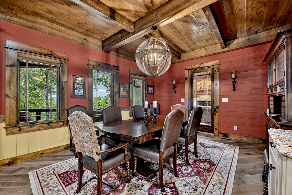 955 Old Toccoa Loop