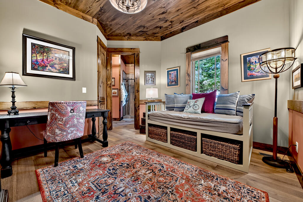 955 Old Toccoa Loop