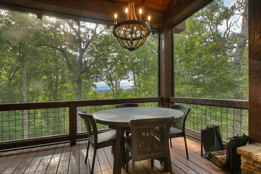 955 Old Toccoa Loop