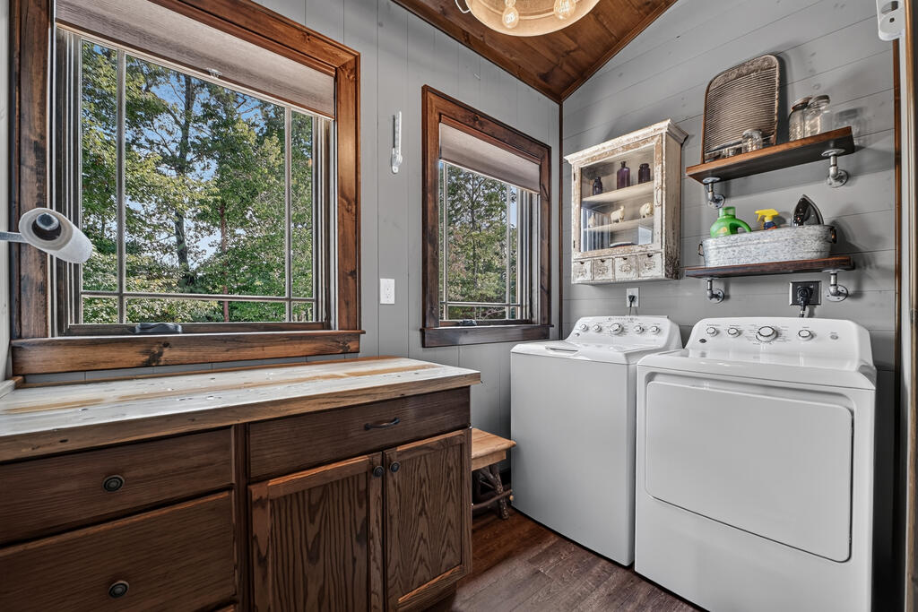 955 Old Toccoa Loop