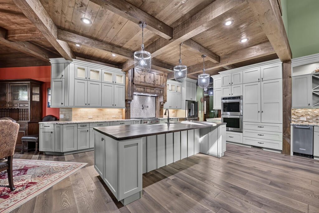 955 Old Toccoa Loop