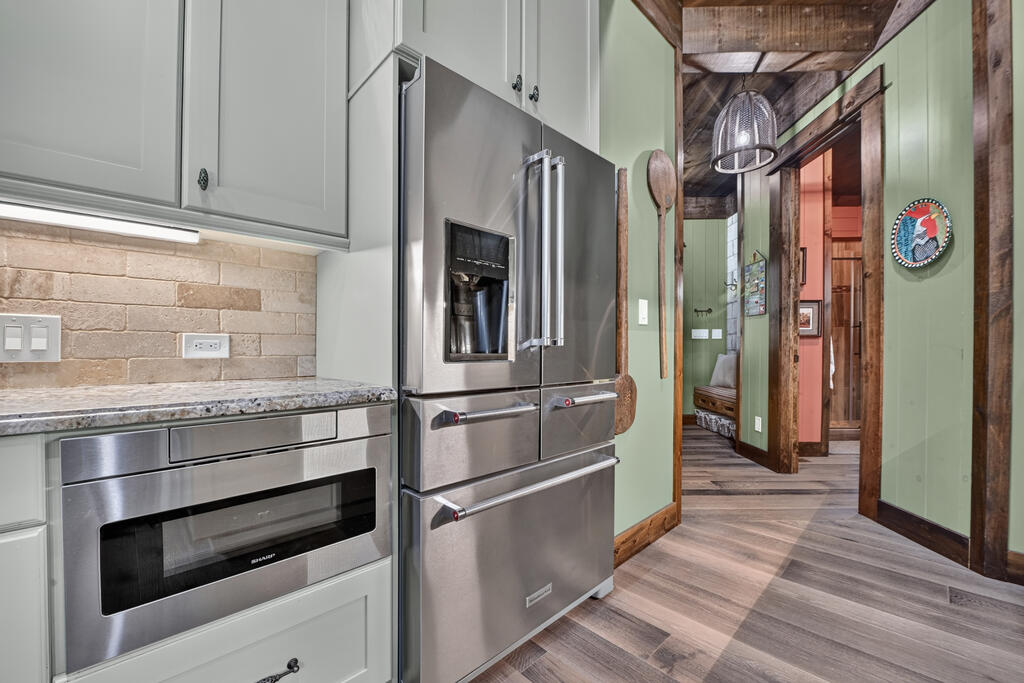 955 Old Toccoa Loop
