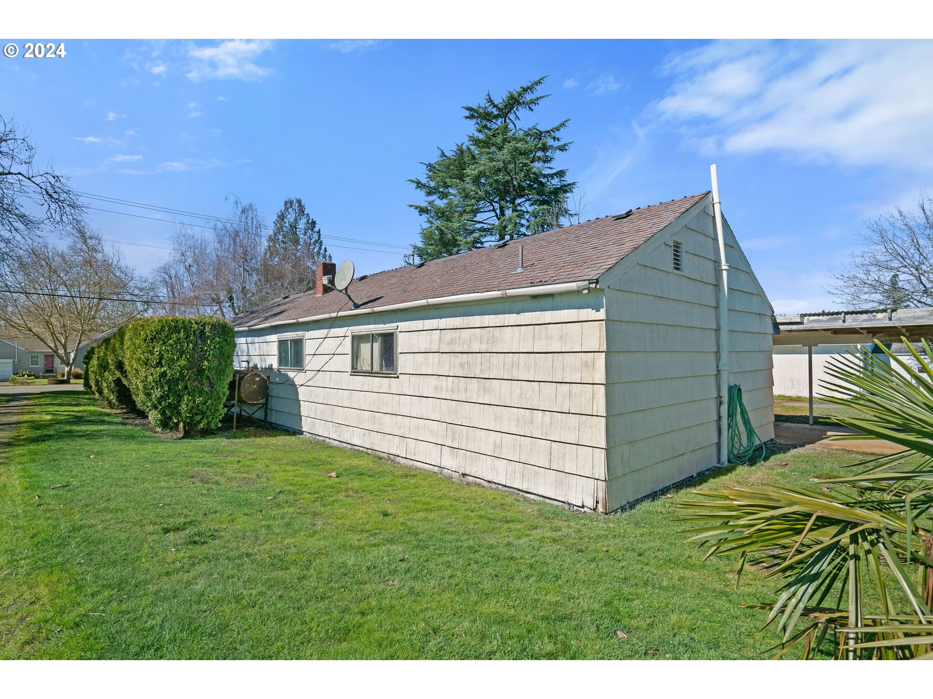 1918 EVERGREEN AVE NE