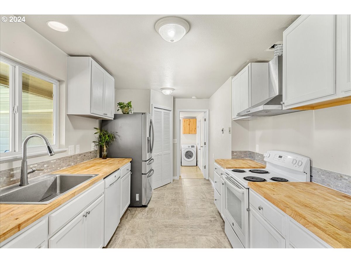 1130 SW WANETAH WAY, McMinnville