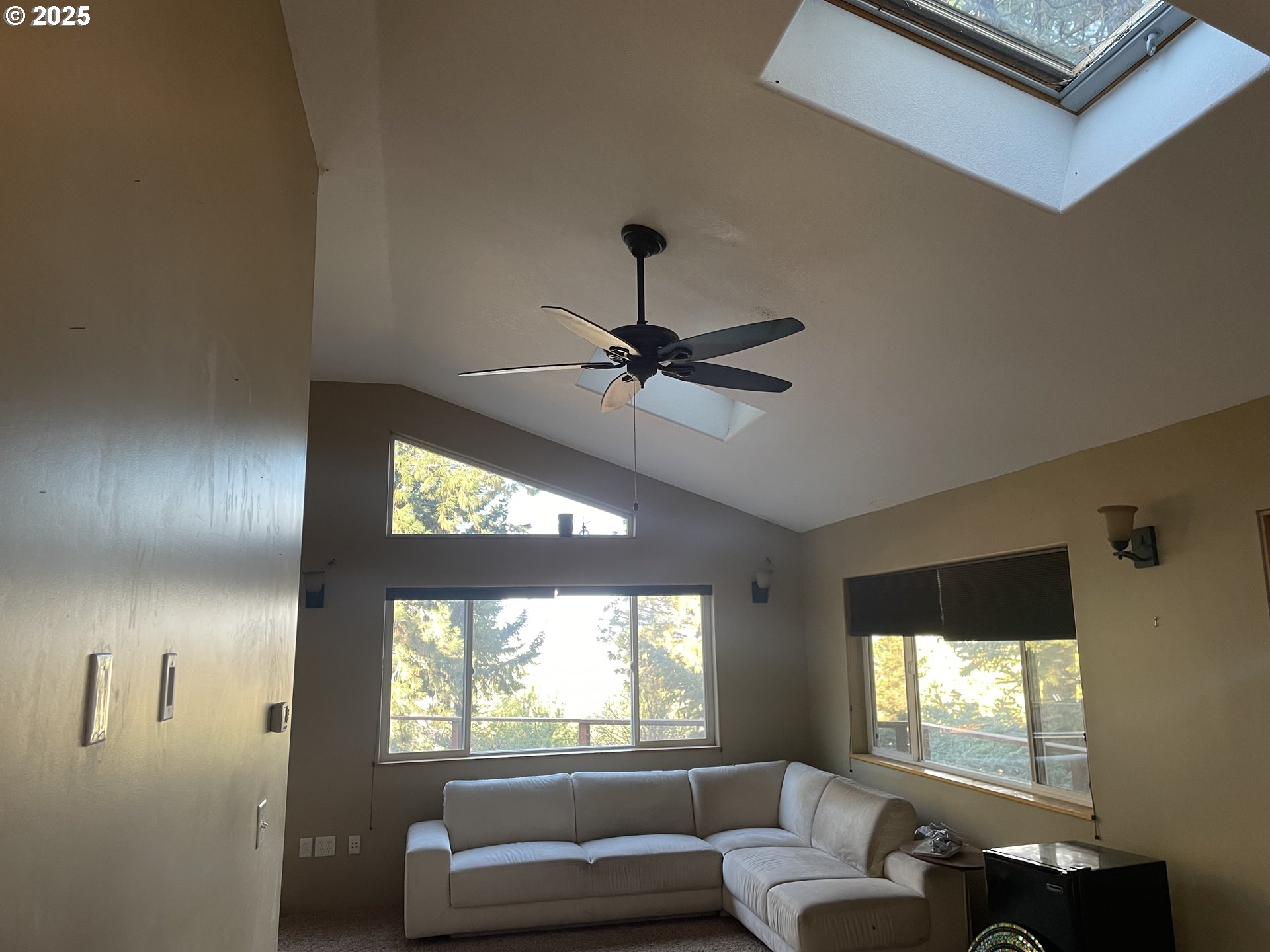 1143 JASPER LN
