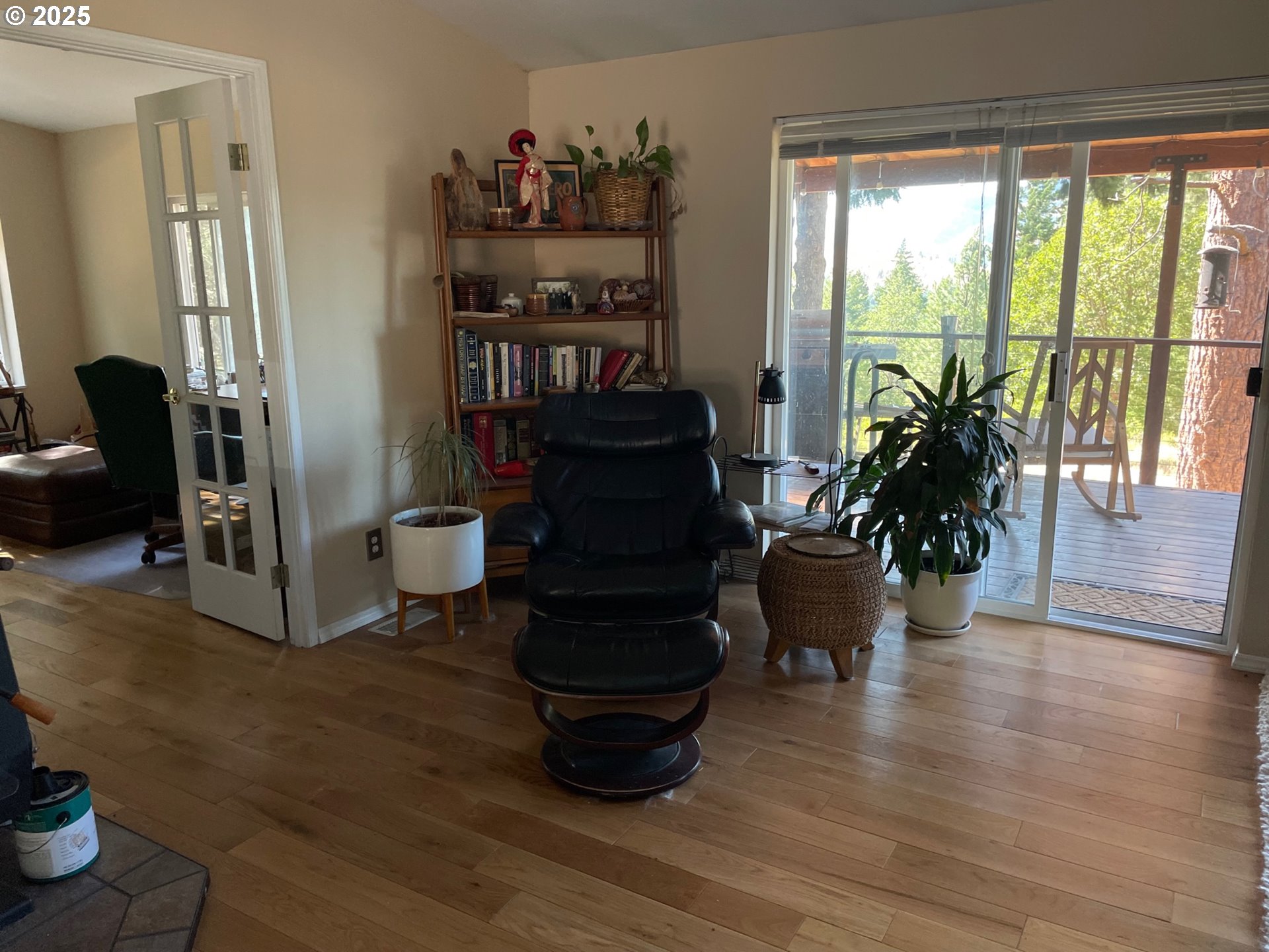 1143 JASPER LN