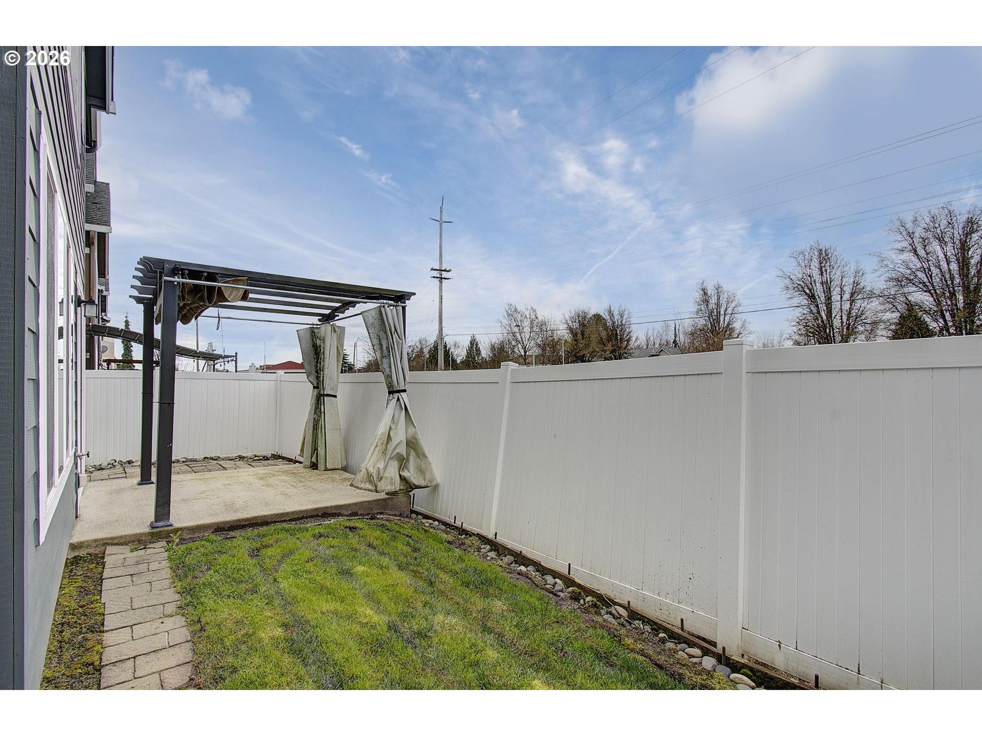 610 SE 11TH AVE