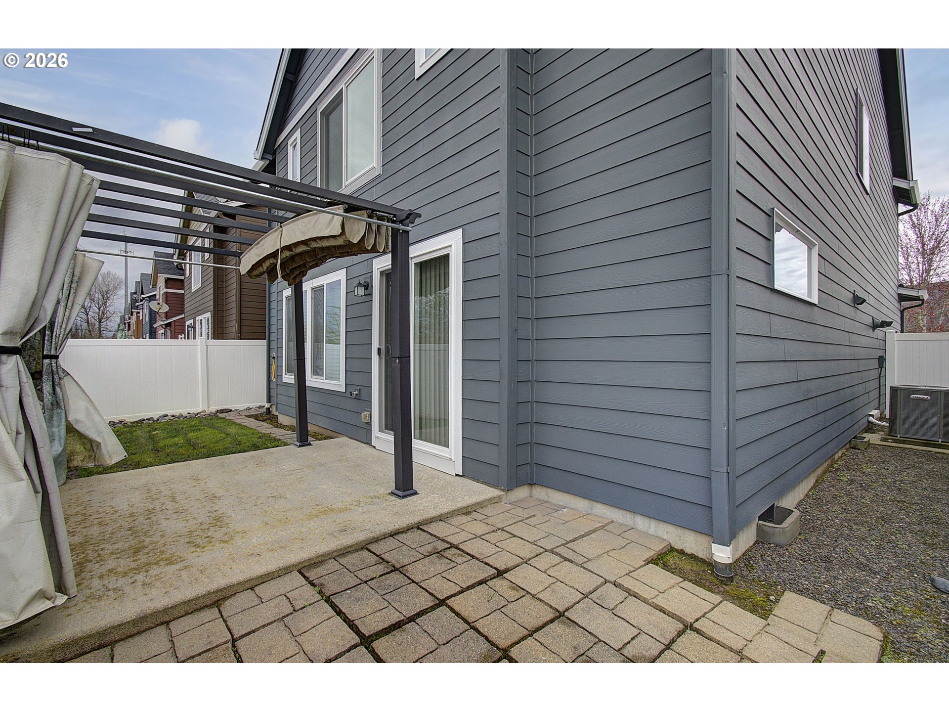 610 SE 11TH AVE