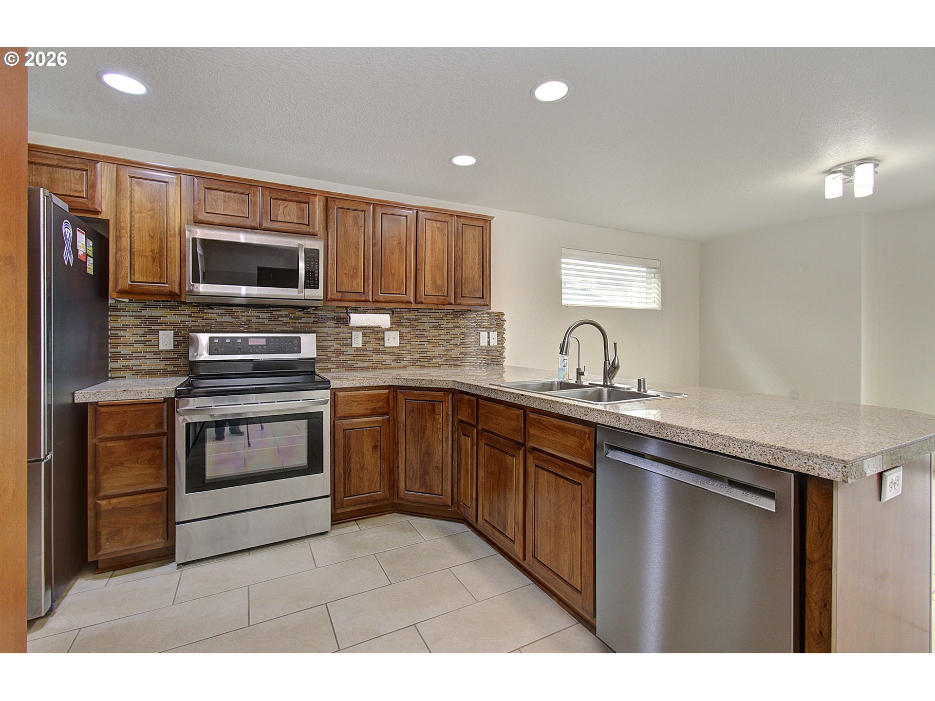 610 SE 11TH AVE