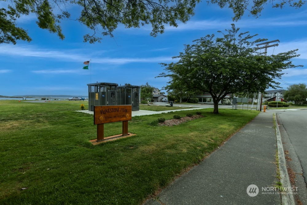 785 SE Bayshore Drive