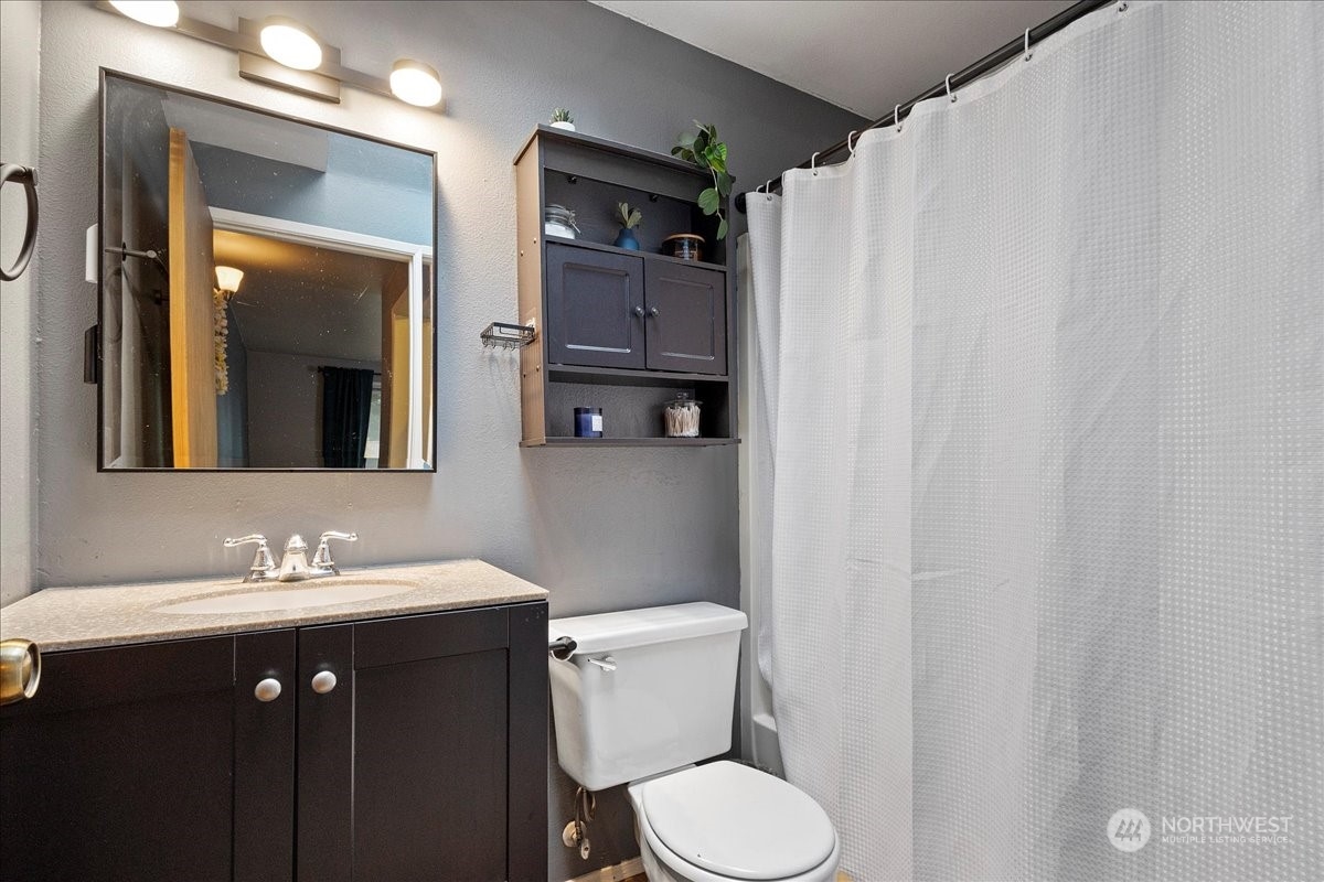 1246 NW Lanyard Loop Unit: 2