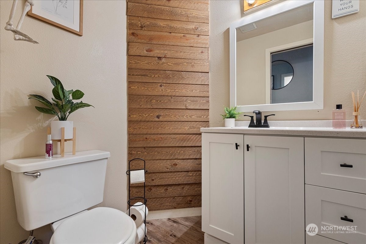 1246 NW Lanyard Loop Unit: 2