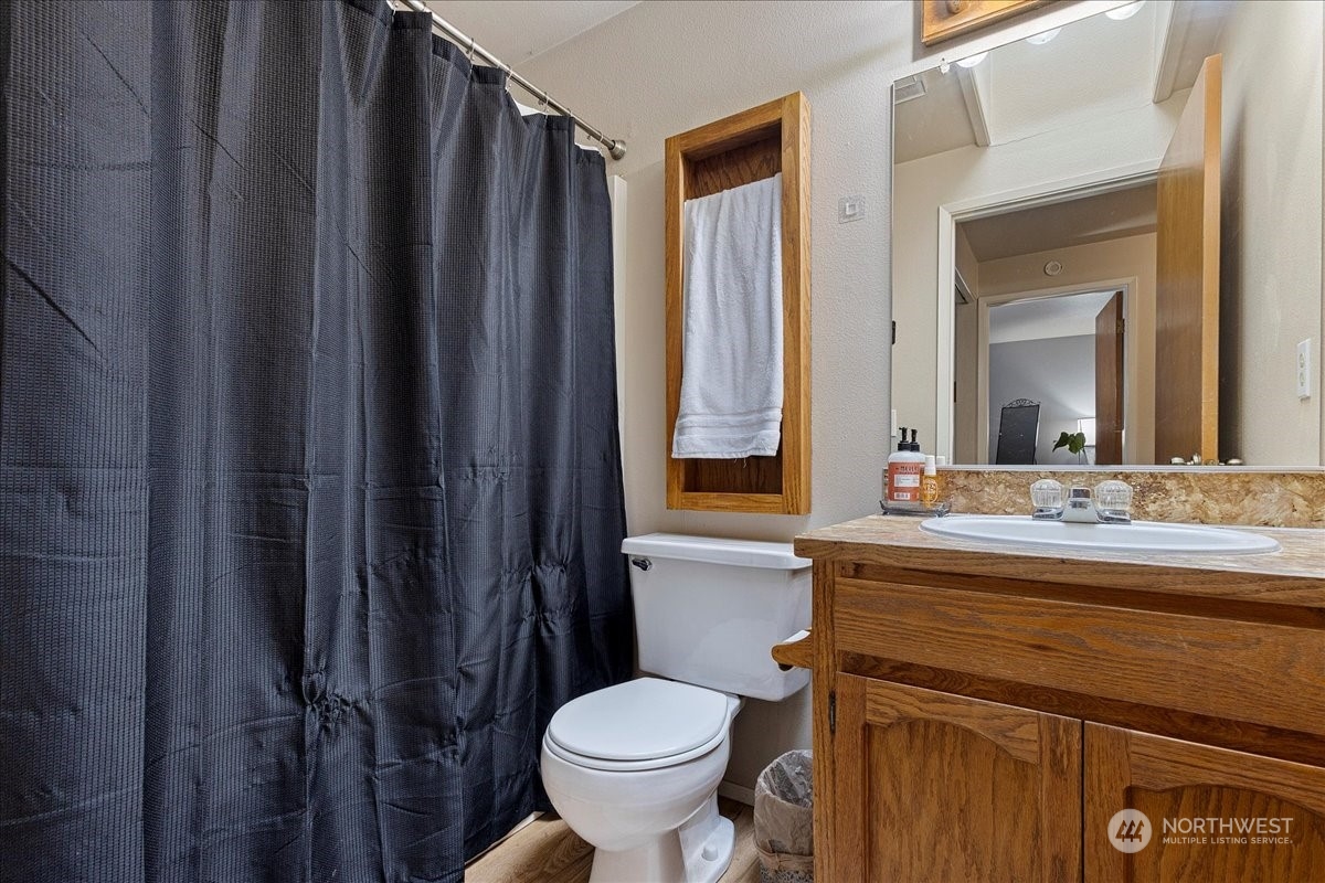 1246 NW Lanyard Loop Unit: 2