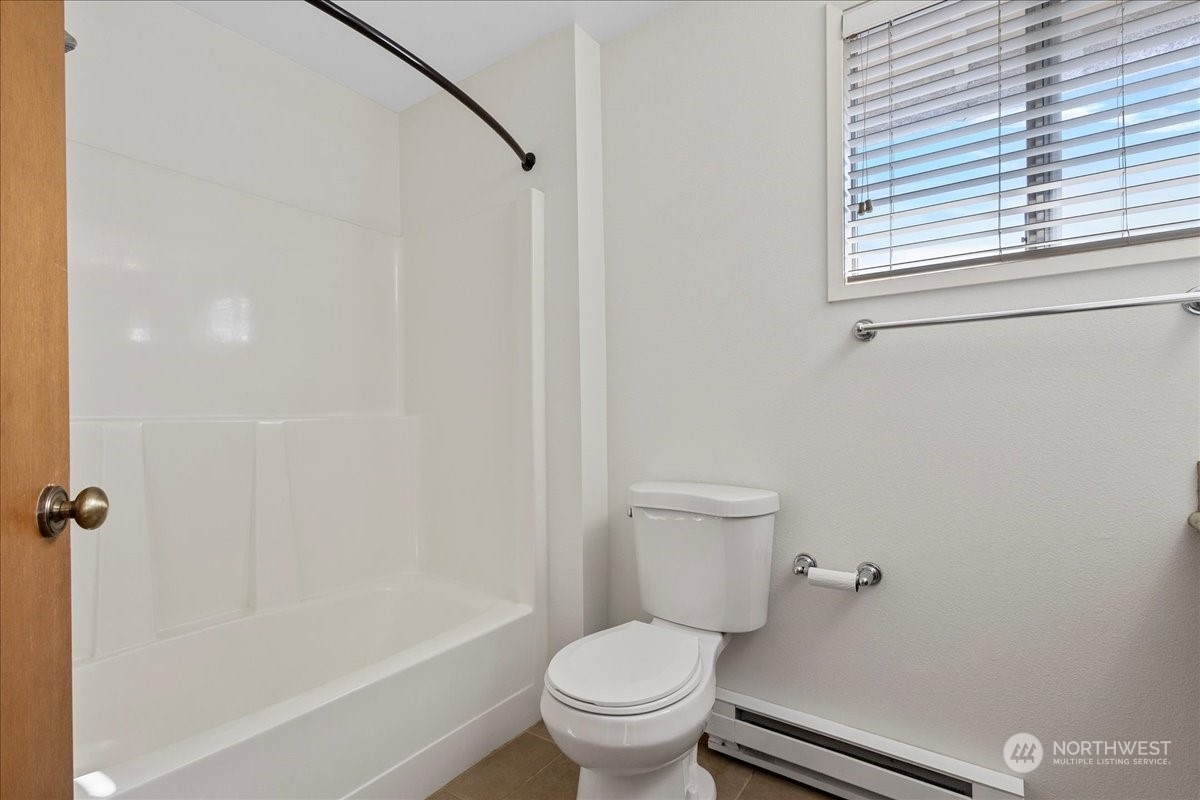 229 NE Nunan Loop Unit: 5-1