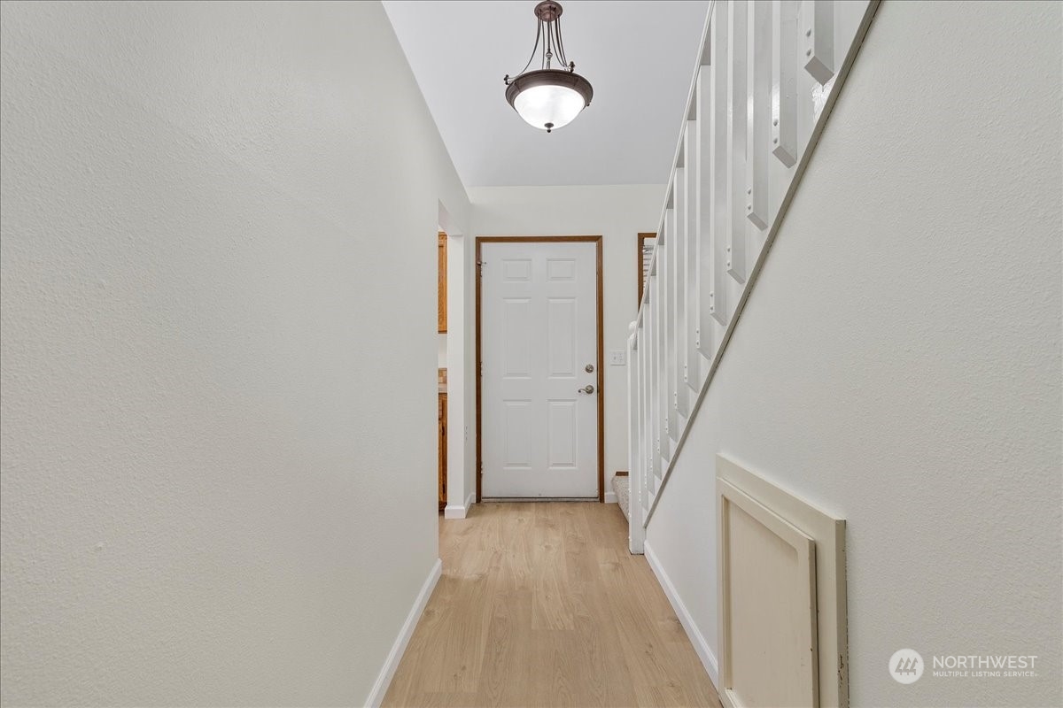 229 NE Nunan Loop Unit: 5-1