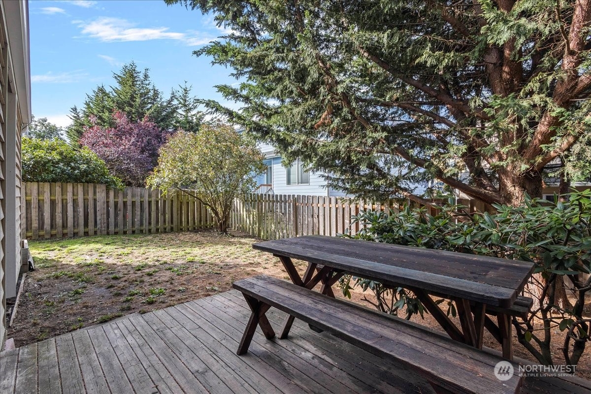 229 NE Nunan Loop Unit: 5-1