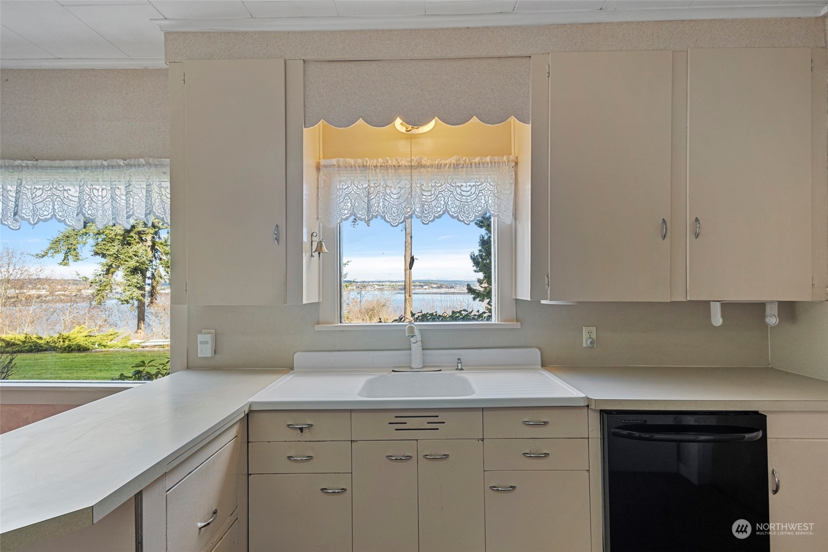 1621 Scenic Heights Road