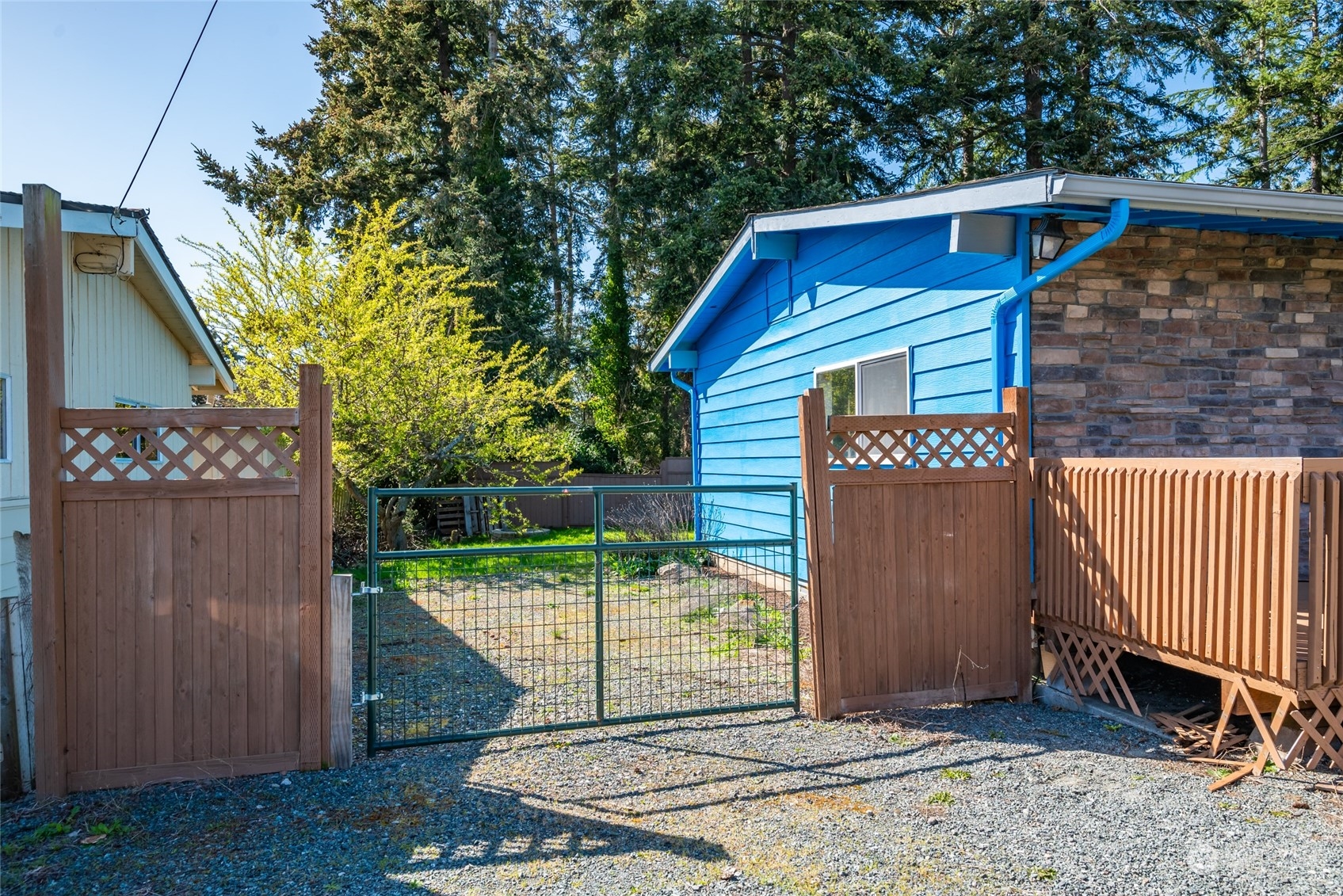 1081 SW Heller Street