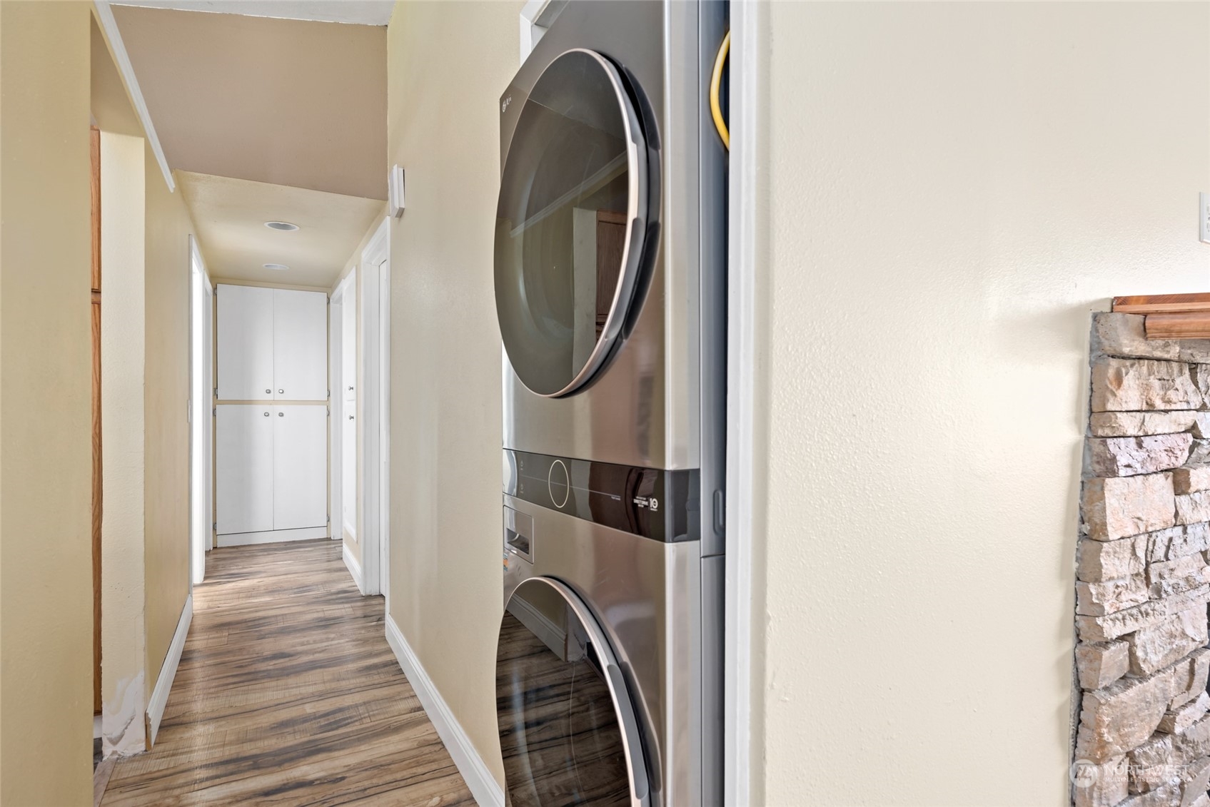 1081 SW Heller Street