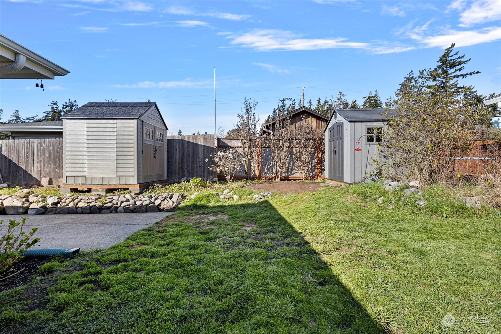 450 NE Ronhaar Street