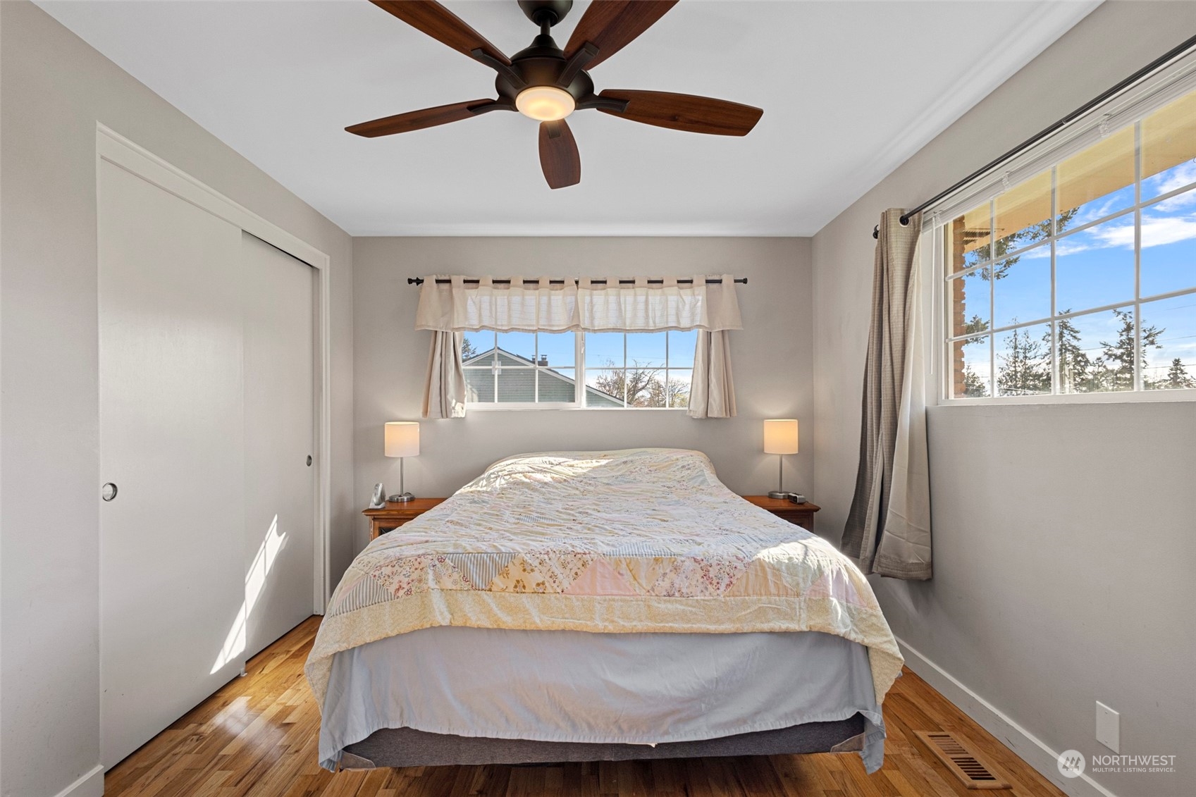 450 NE Ronhaar Street