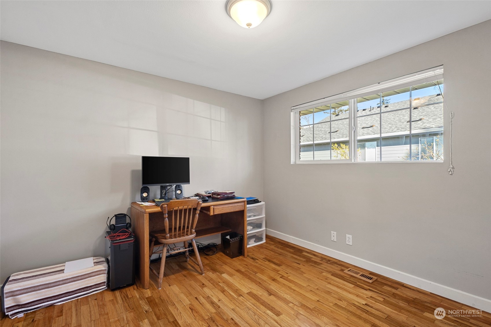 450 NE Ronhaar Street