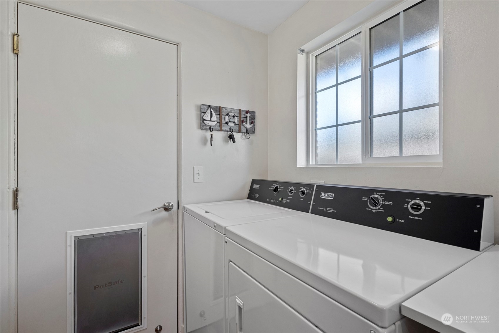 450 NE Ronhaar Street