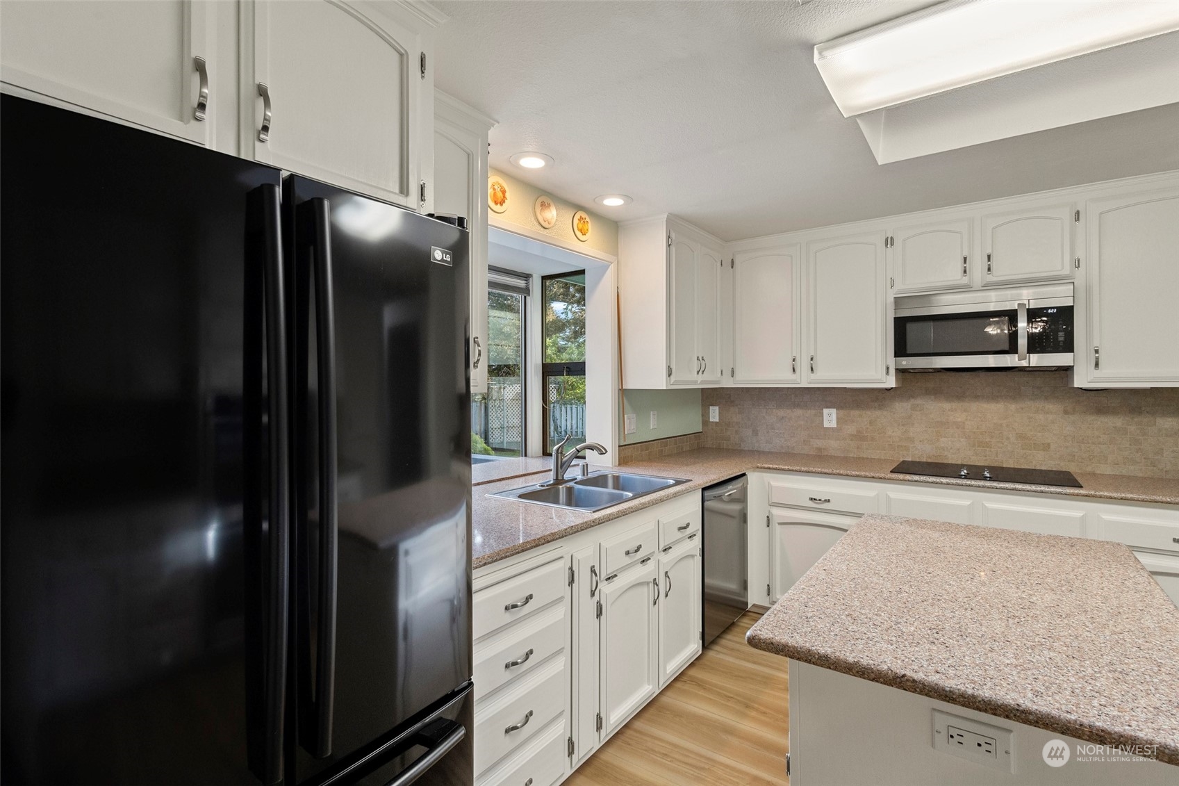 956 SW Capital Street