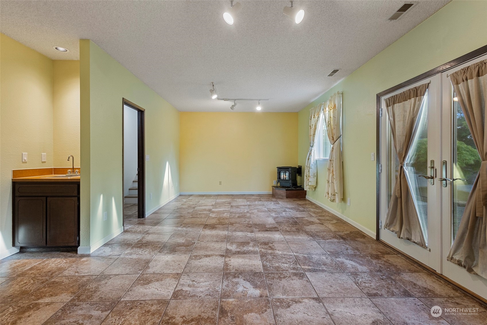 956 SW Capital Street