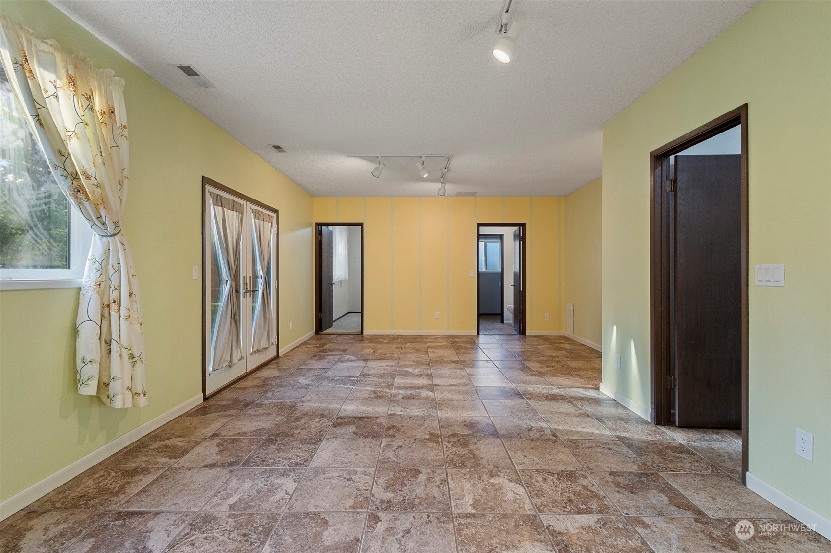 956 SW Capital Street