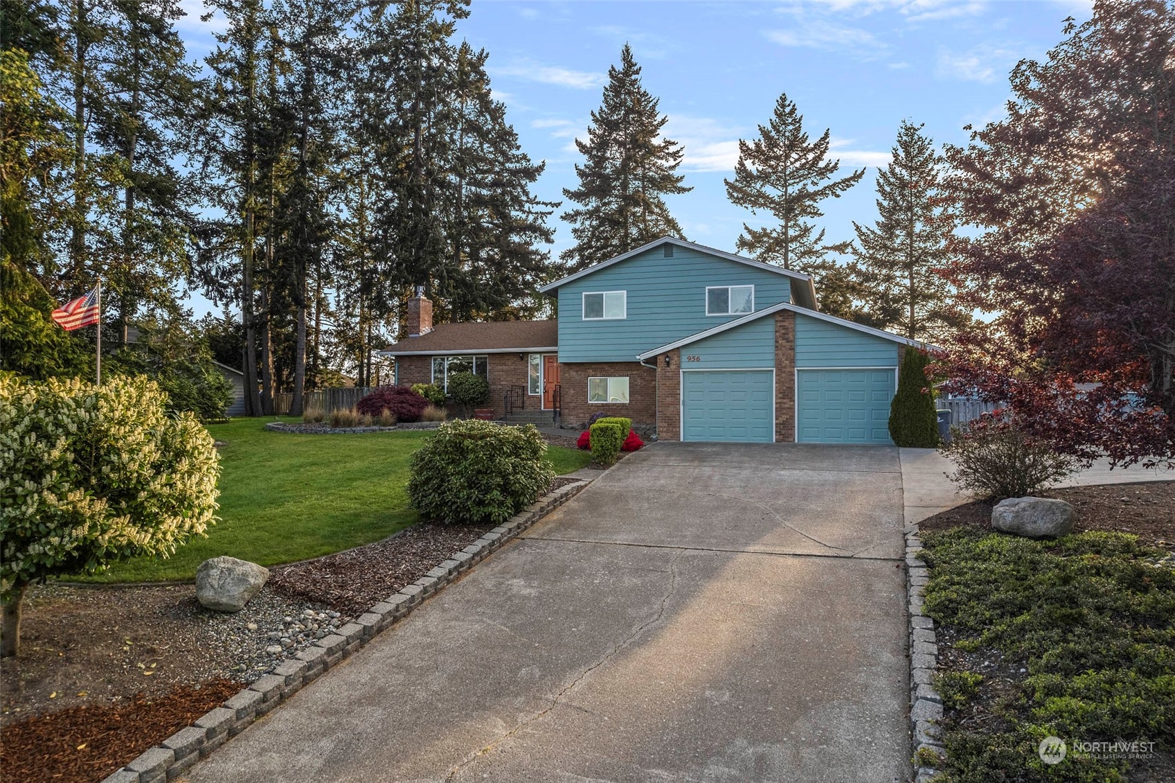 956 SW Capital Street