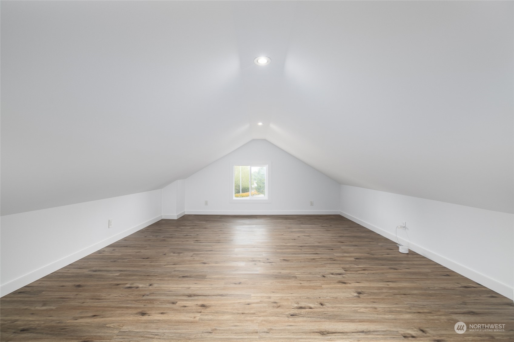 3520 Commercial Avenue