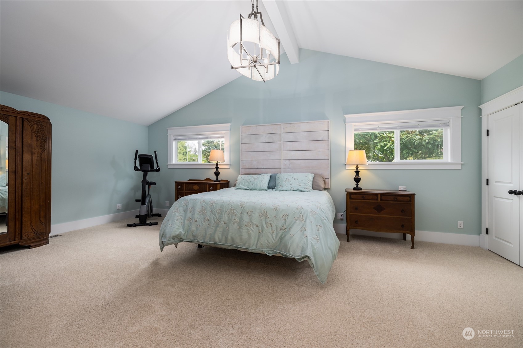 3520 Commercial Avenue