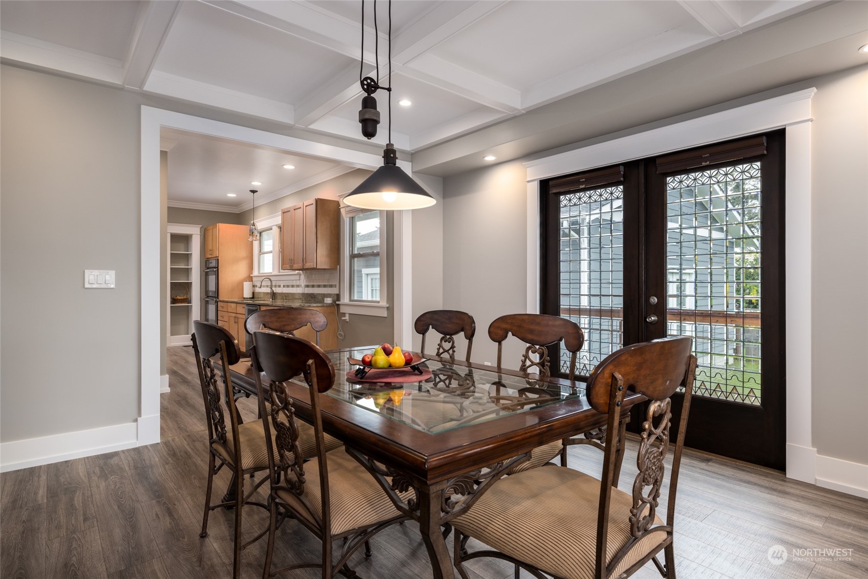 3520 Commercial Avenue