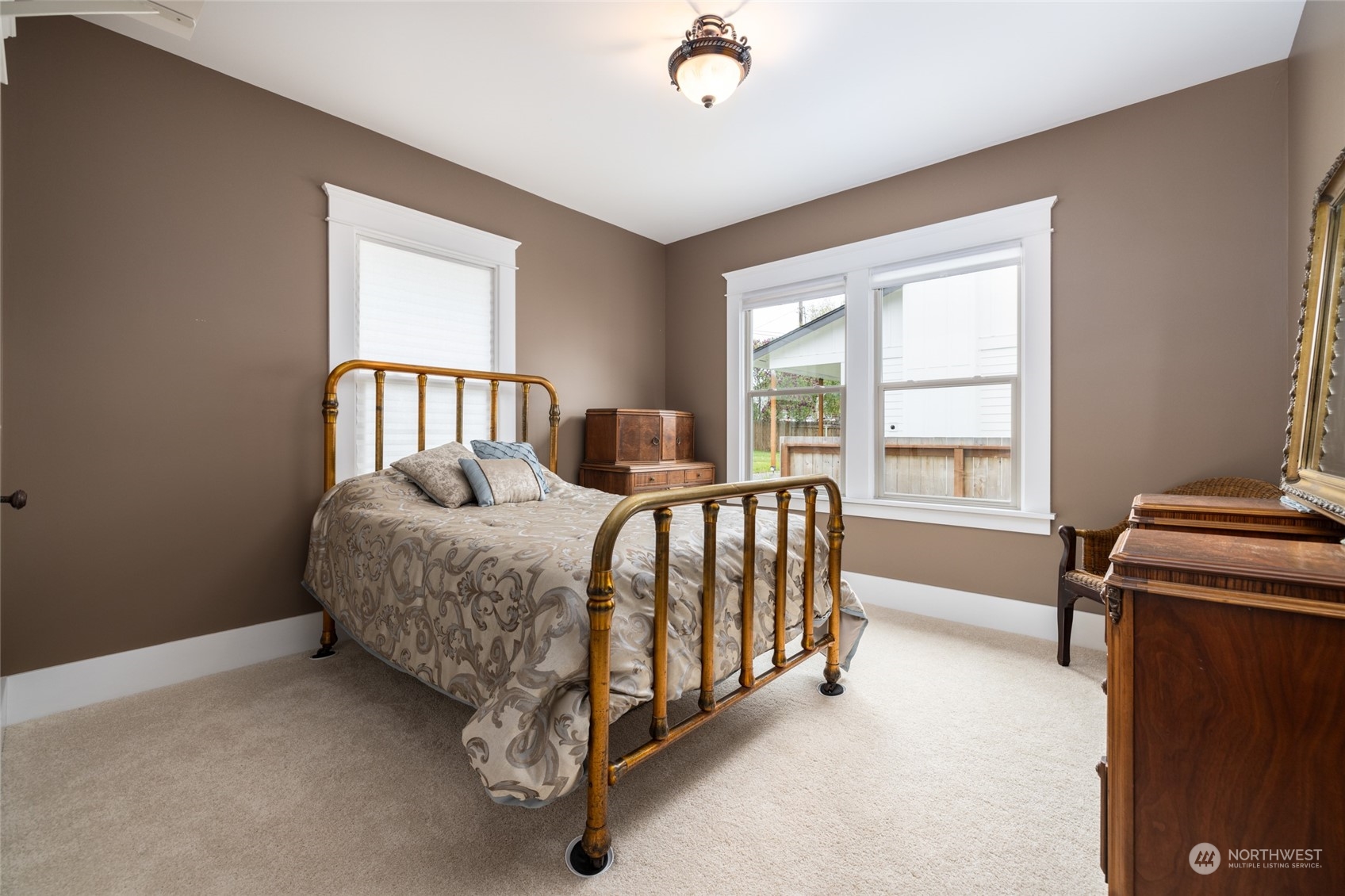 3520 Commercial Avenue