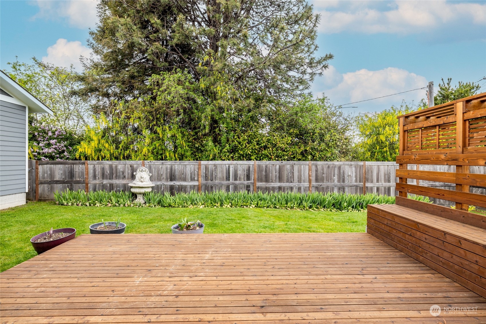 3520 Commercial Avenue