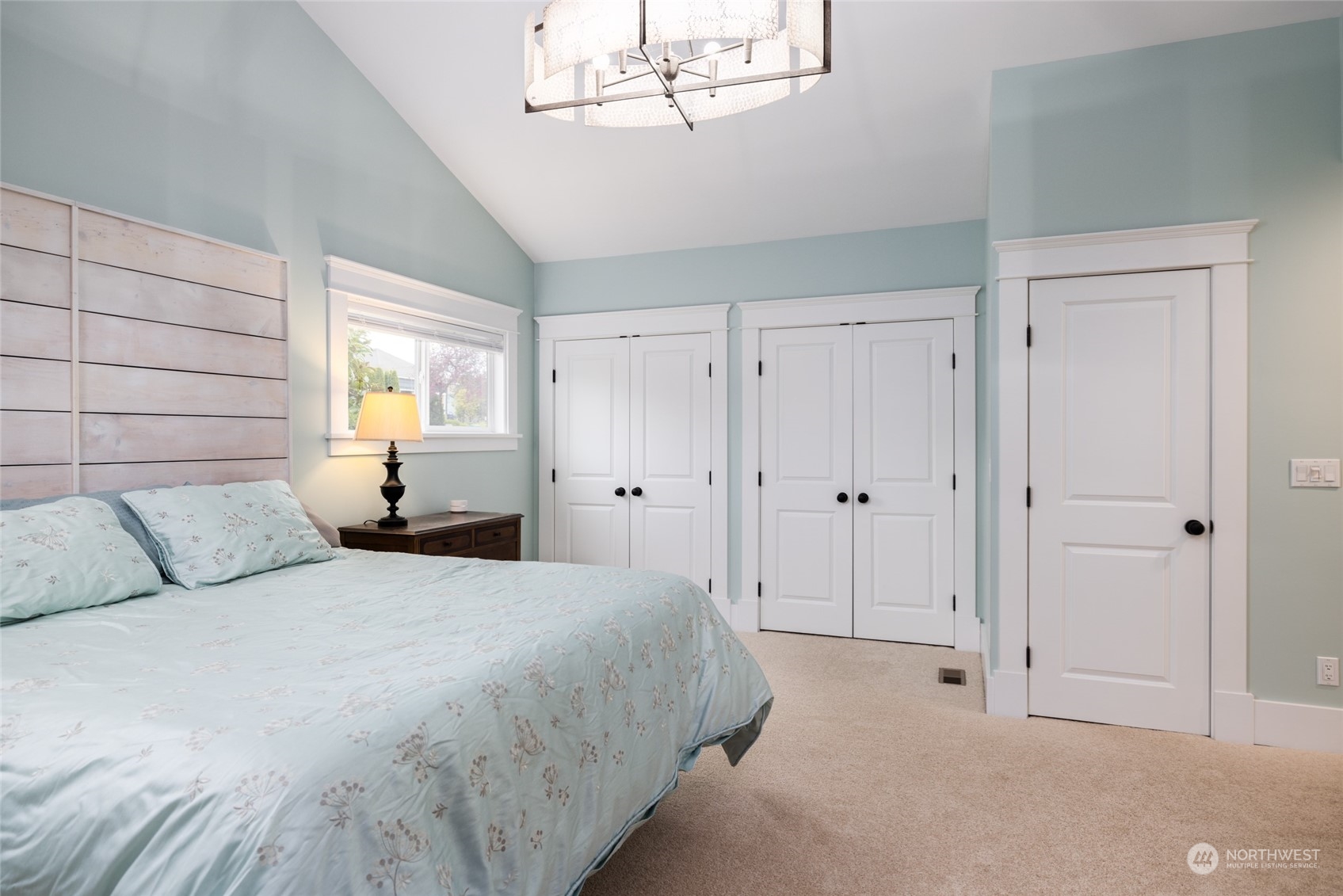 3520 Commercial Avenue