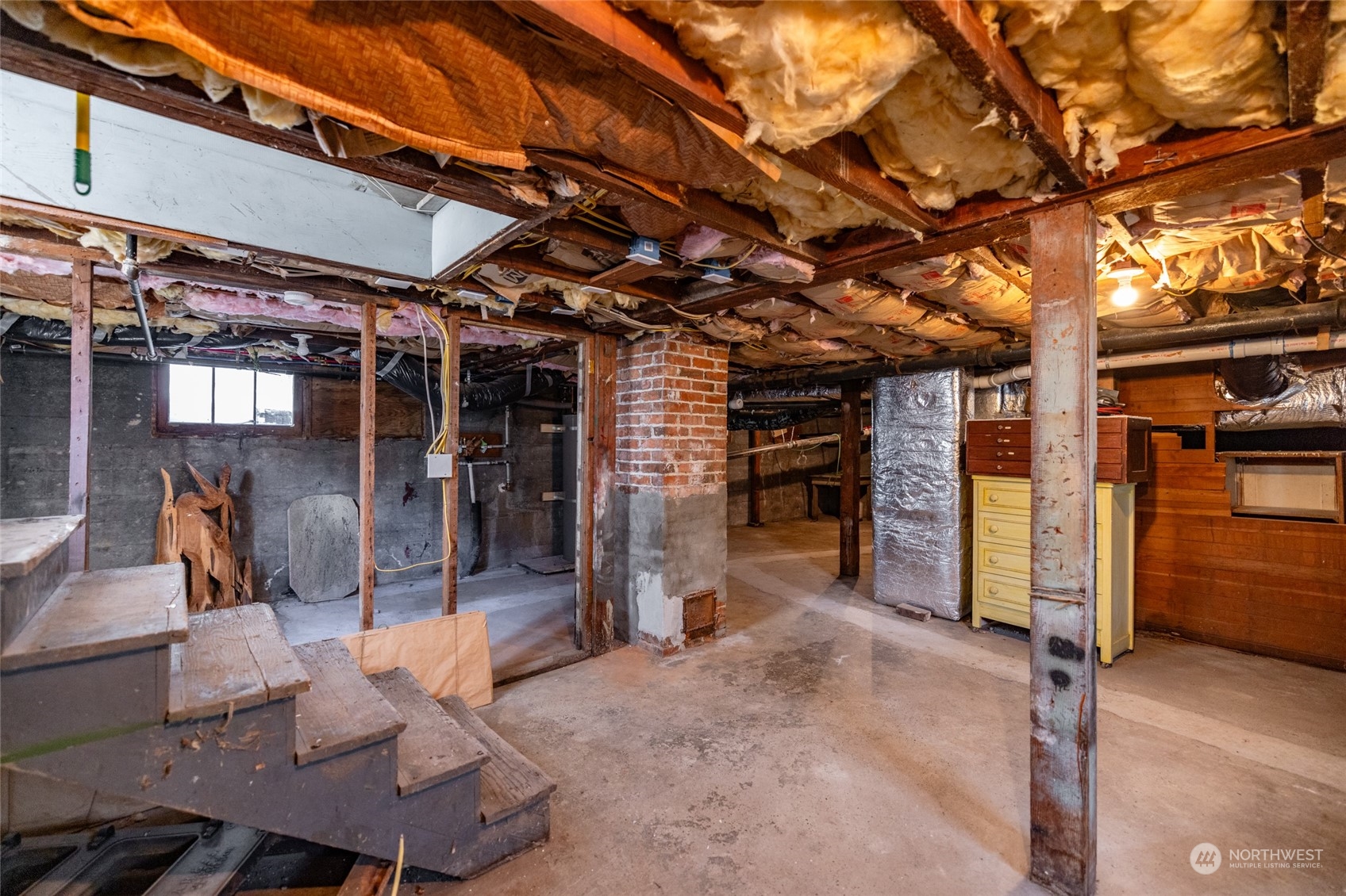 3520 Commercial Avenue