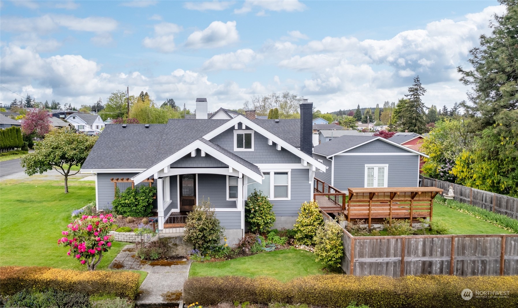 3520 Commercial Avenue