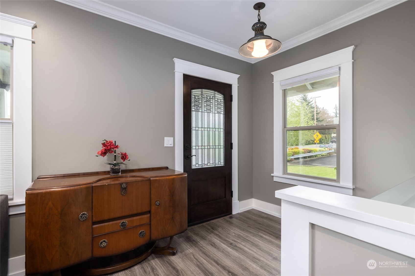 3520 Commercial Avenue