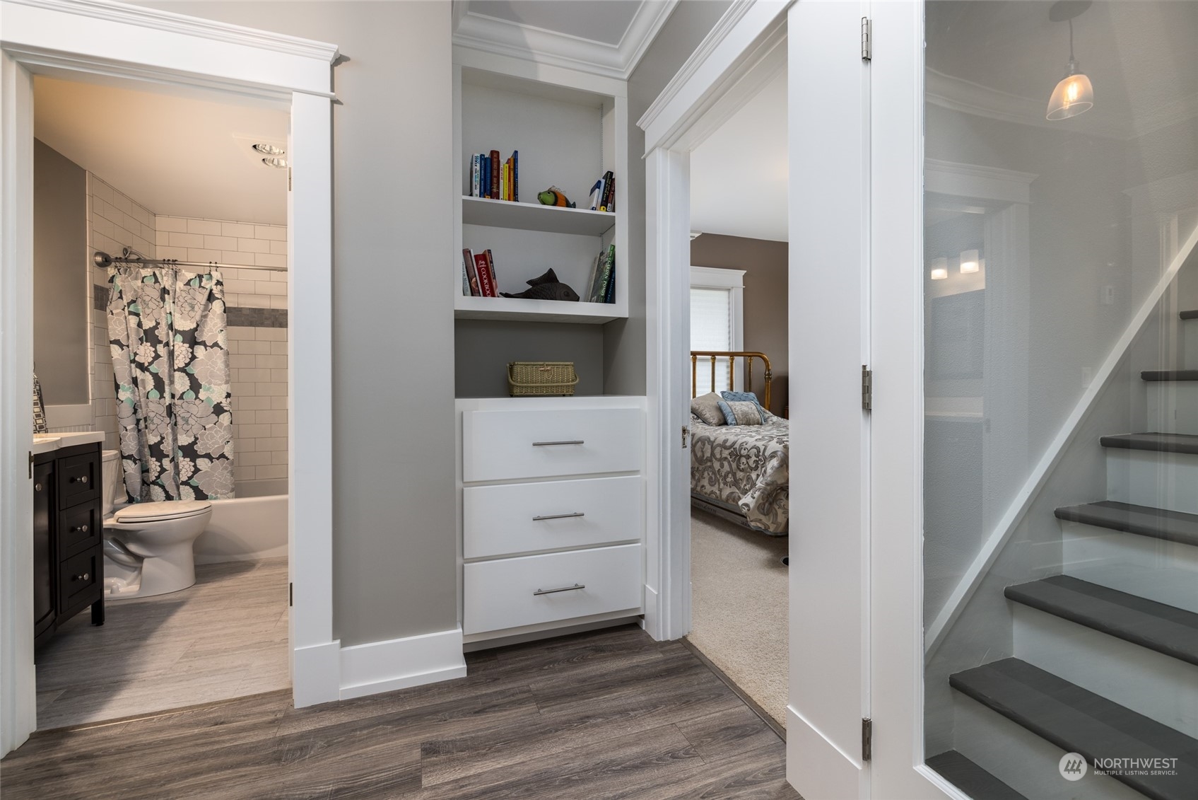 3520 Commercial Avenue