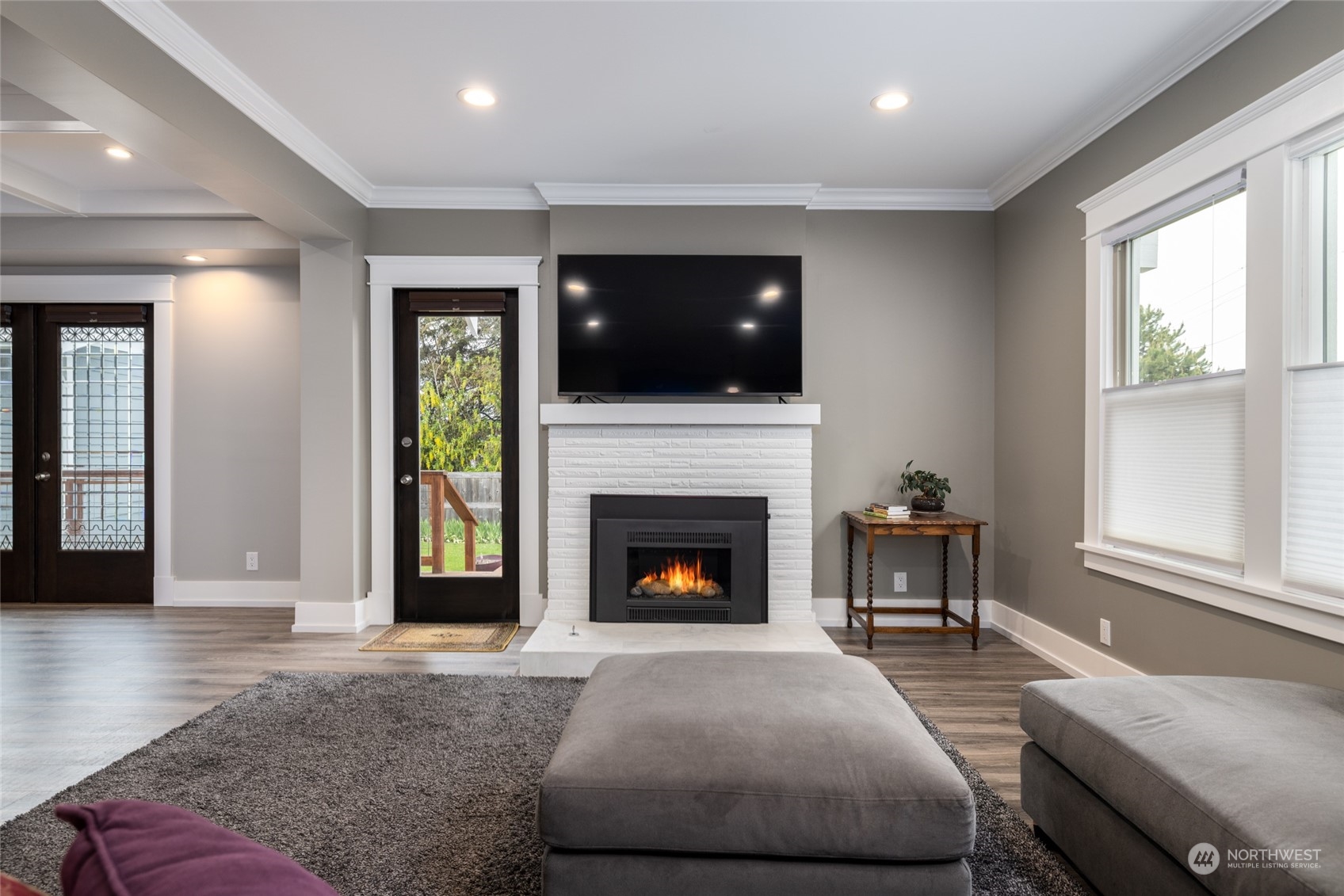 3520 Commercial Avenue