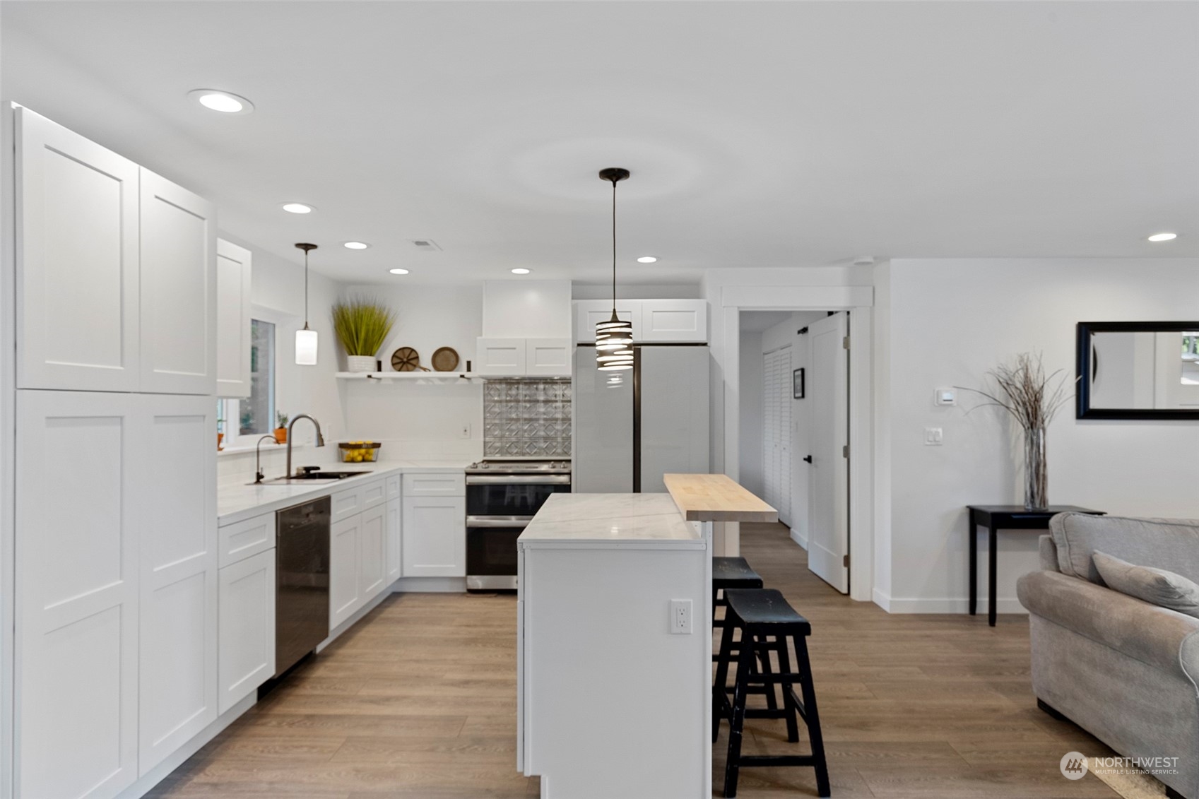 2206 Woodridge Avenue