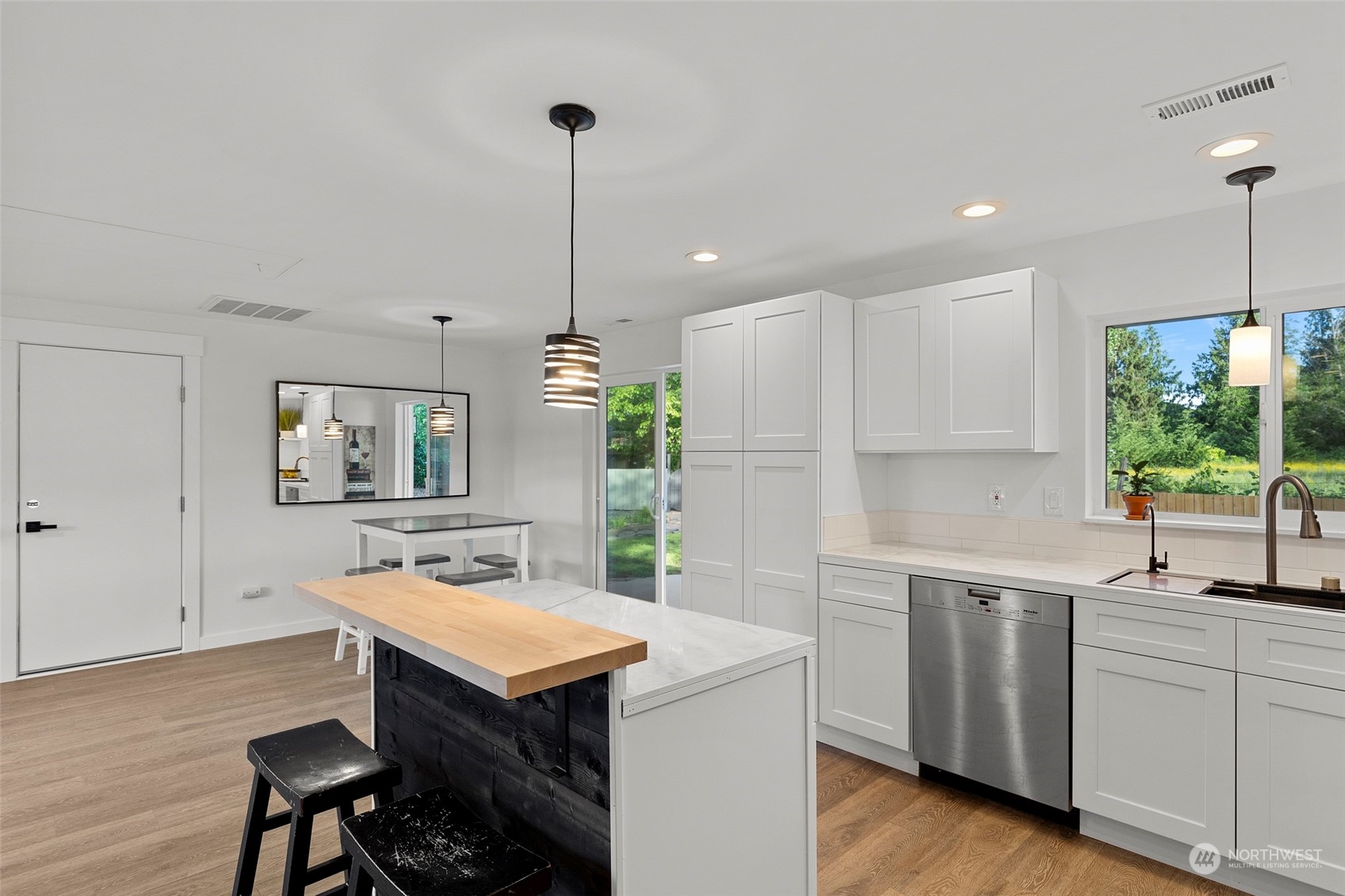 2206 Woodridge Avenue