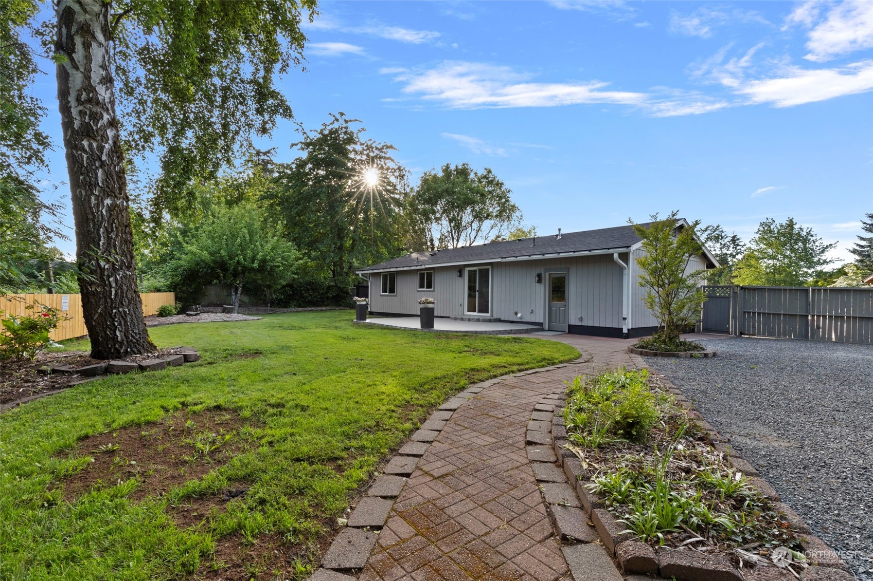 2206 Woodridge Avenue