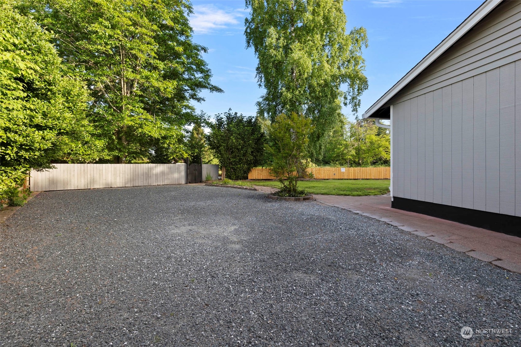 2206 Woodridge Avenue