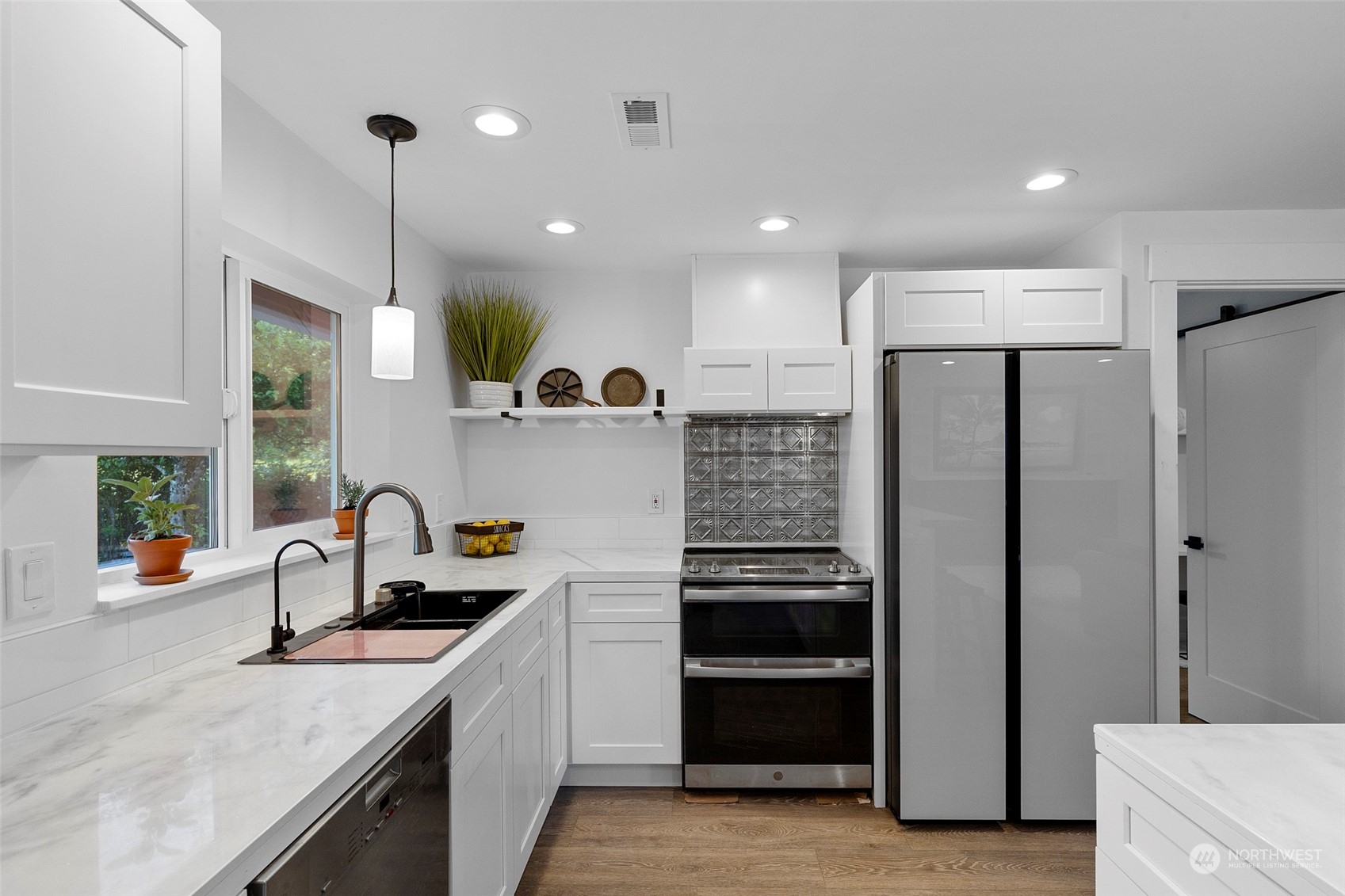 2206 Woodridge Avenue