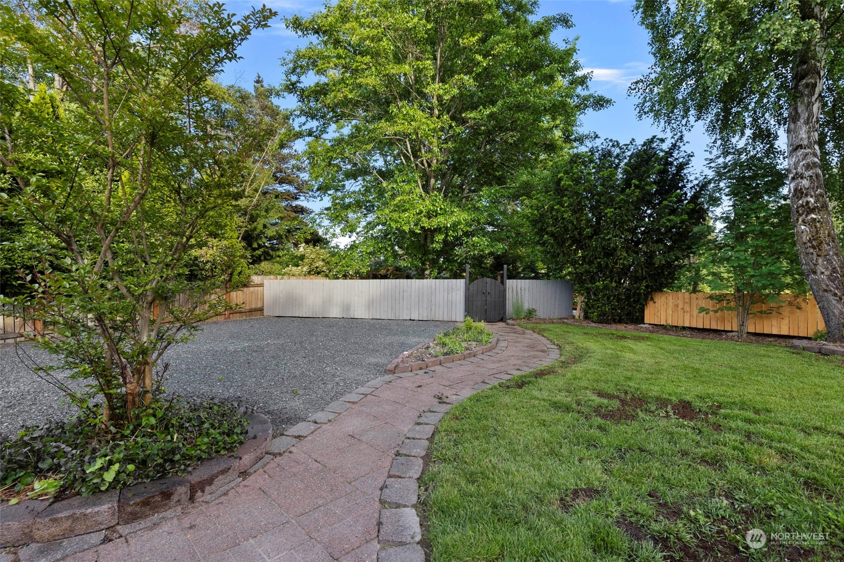 2206 Woodridge Avenue